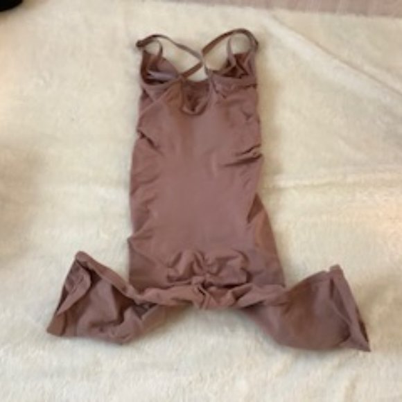 SKIMS (Sienna) Sculpting Bodysuit Mid Thigh w/Open Gusset-NWOT 2x/3x - Picture 2 of 4
